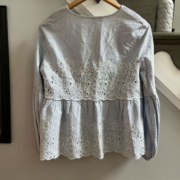 CeCe Chambray Striped Eyelet Lace Tassel Blouse sz S EUC - Picture 6 of 6